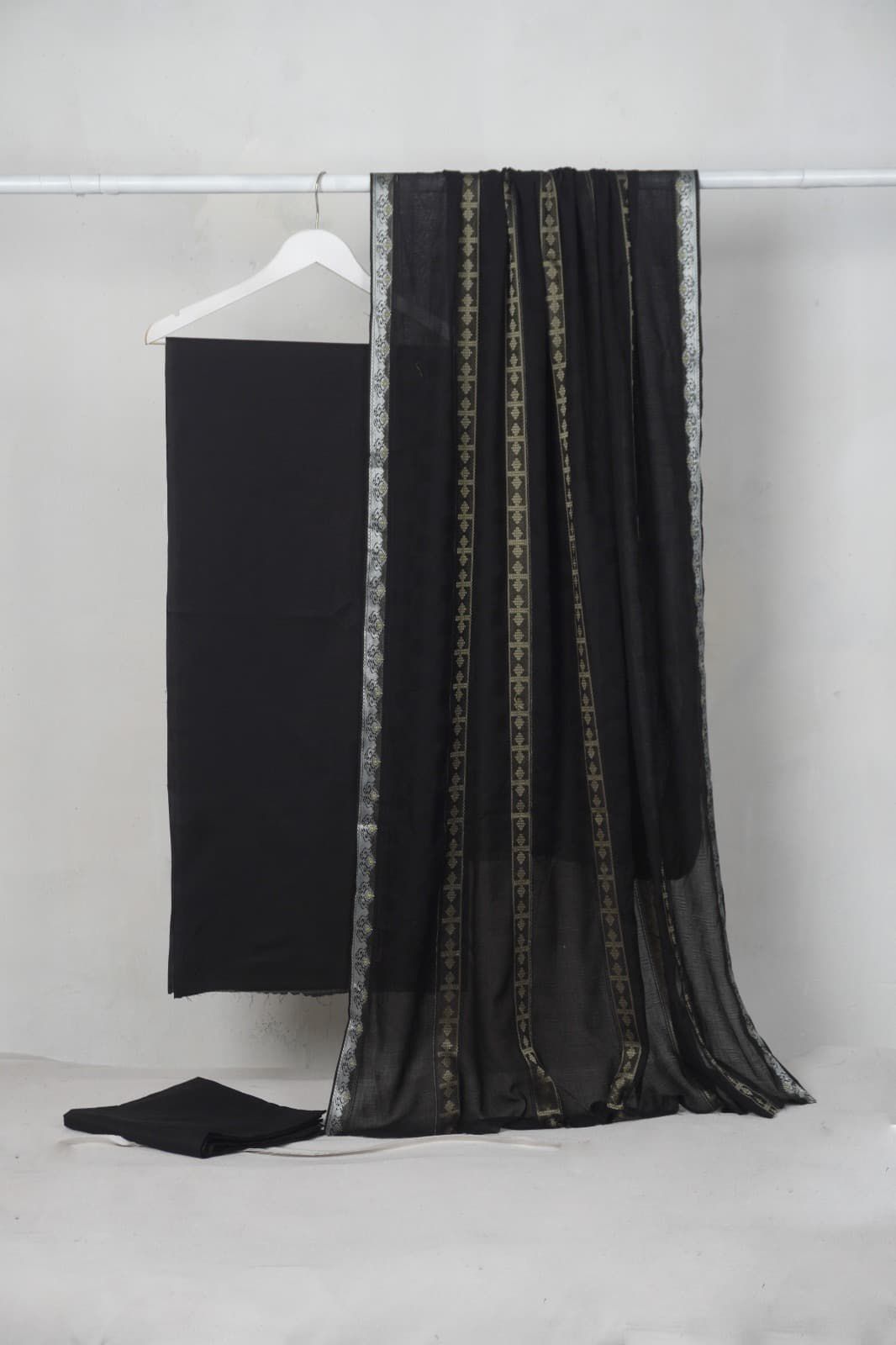 3PC BANA DORA SELF JAQUARD LAWN PREMIUM COLLECTION 2025 MOST DEMANDING ARTICLE