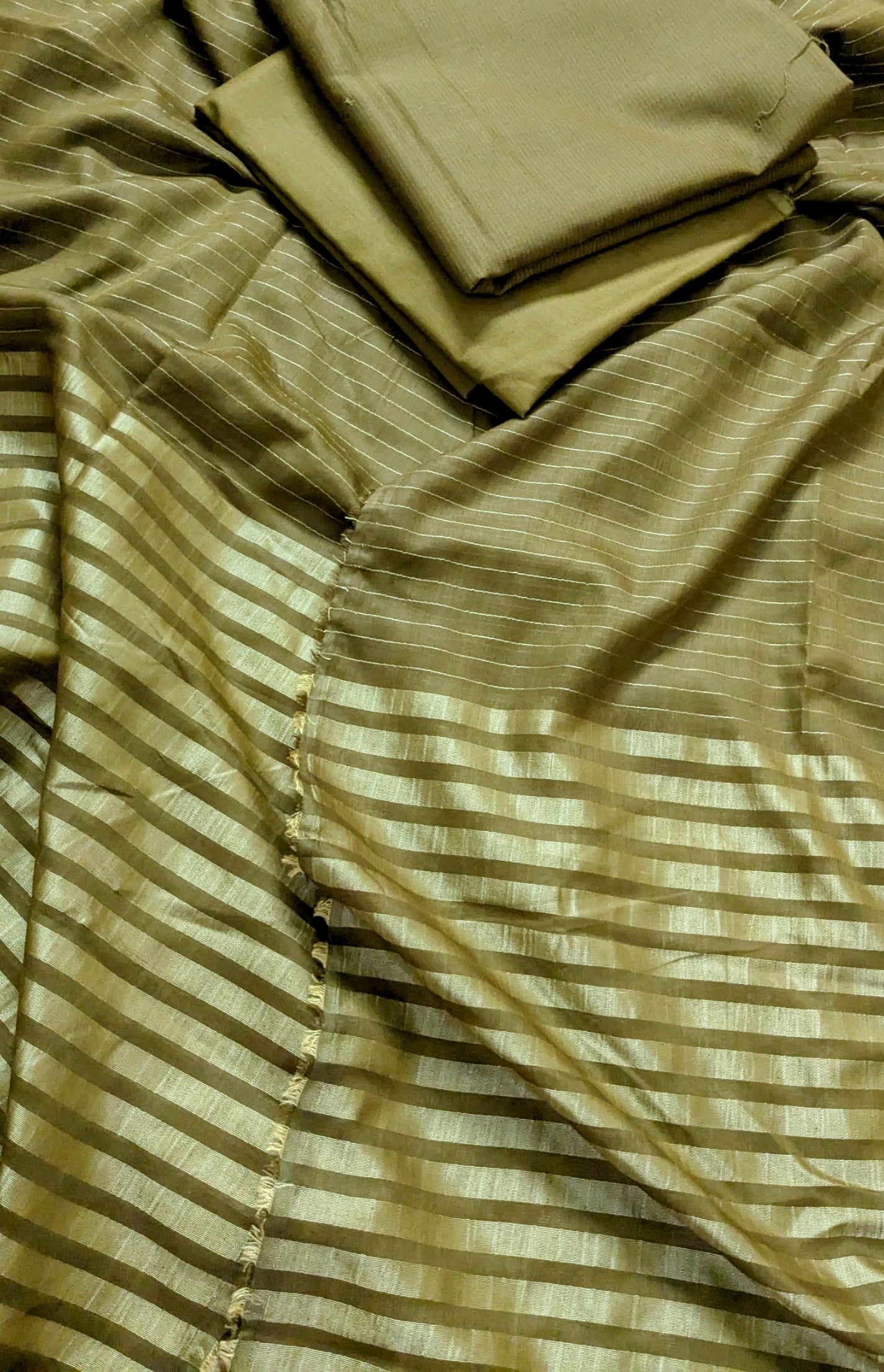 BANARSI CHAMKI LAWN 3PC LAWN COLLECTION 2025 (CHM00BR)