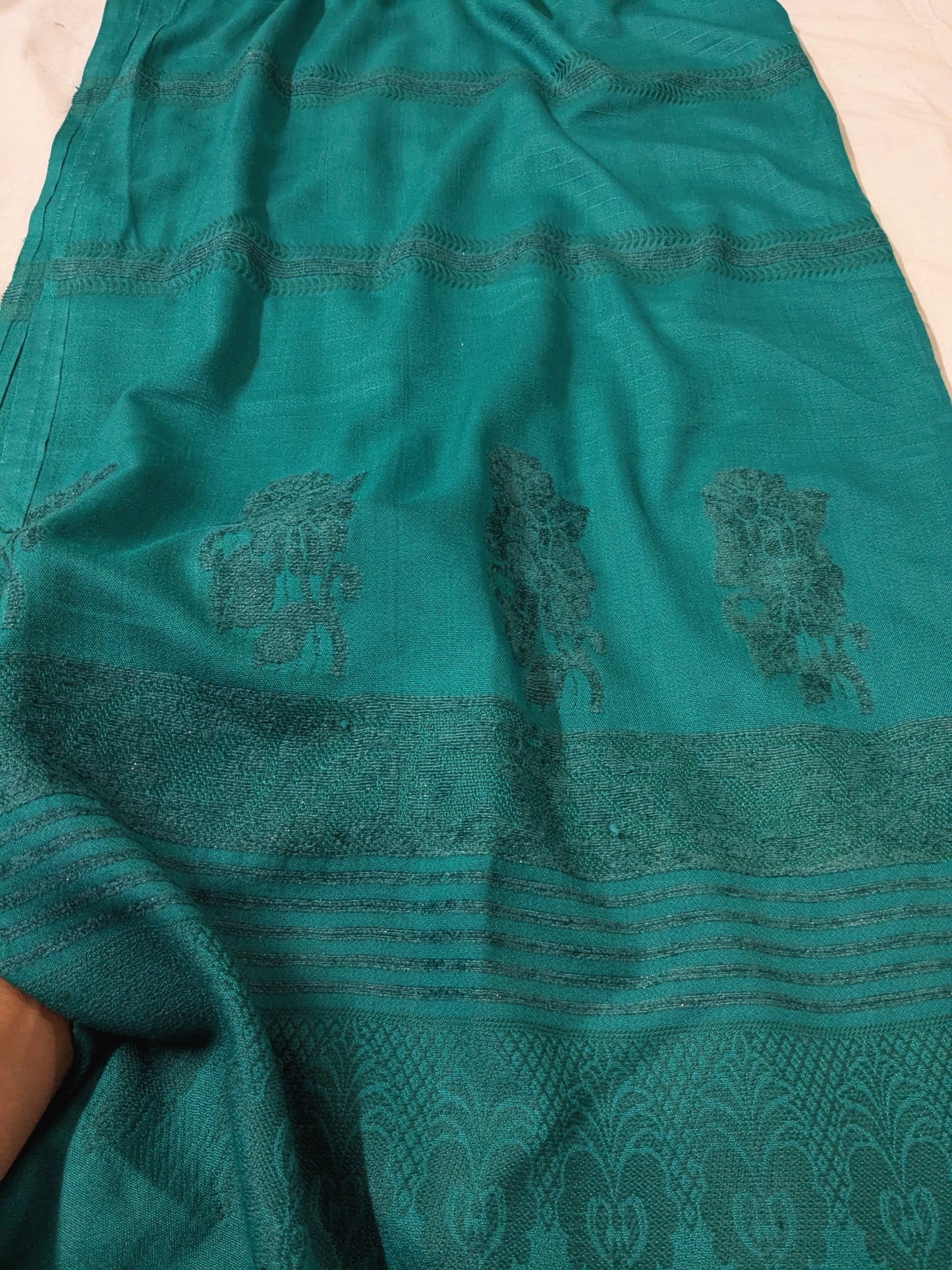 3PC MARINA CHECK VELVET WITH FANCY VELVET BROSHA SHAWL NEW ARRIVAL PREMIUEM QUALITY WINTER COLLECTION (SEA GREEN)