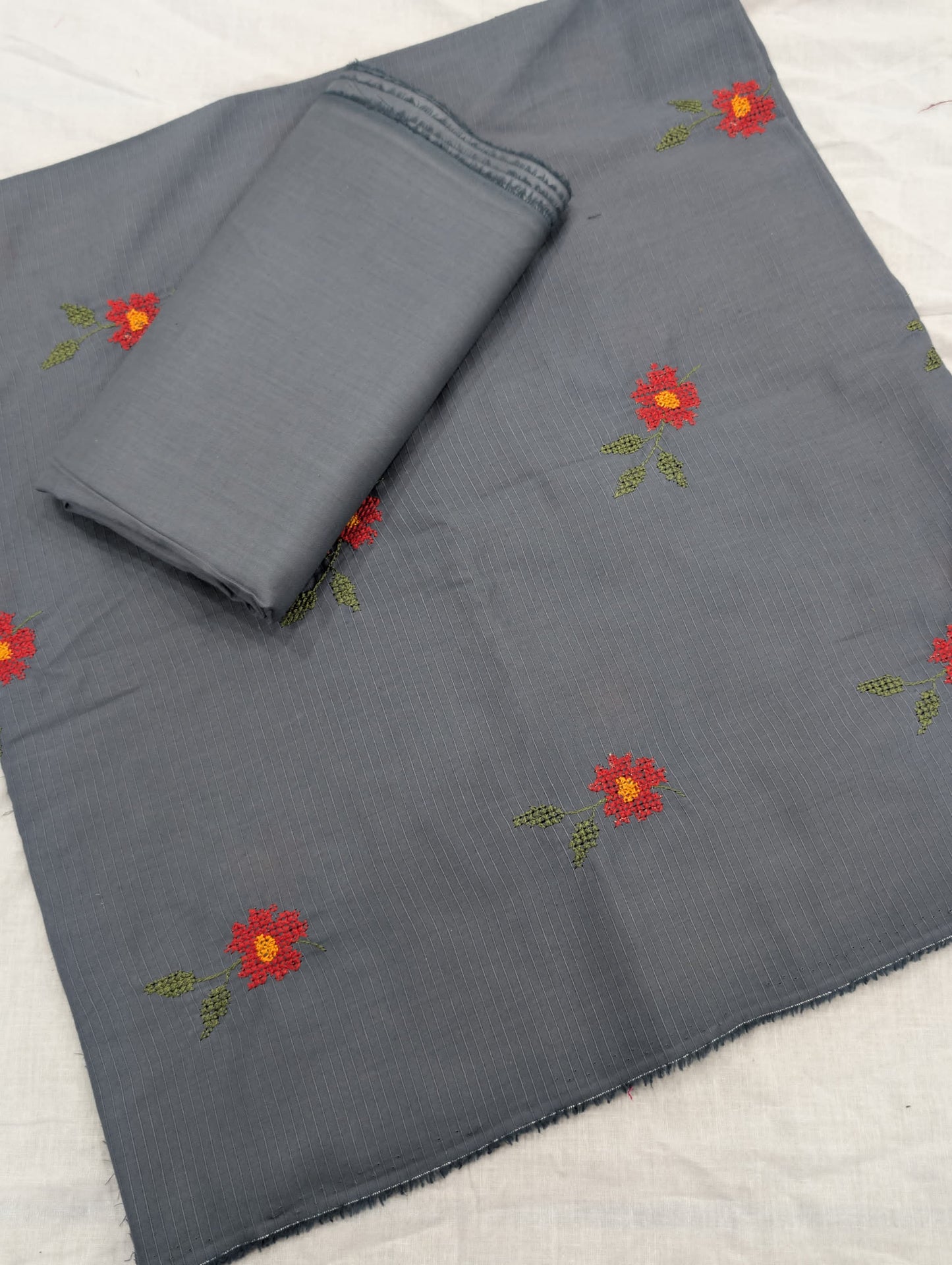 3PC BANA DORA EMBROIDED LAWN WITH BANARSI JAQUARD LAWN DUPATA PREMIUM QUALITY SUMMER COLLECTION (GRAY)