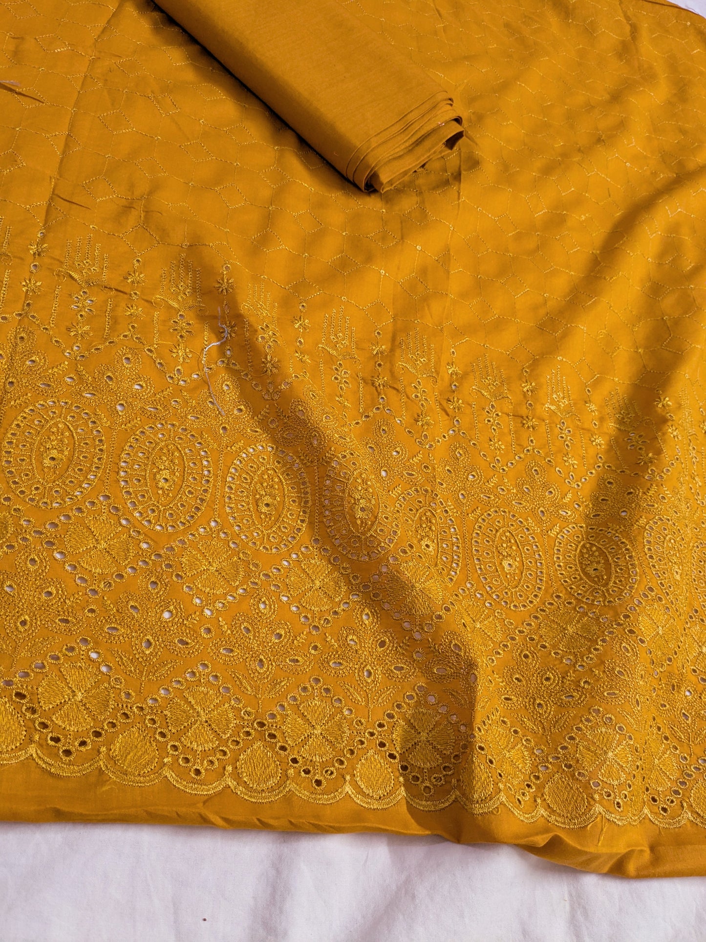 2025 Chicken Embroided Daman Boring 2pc