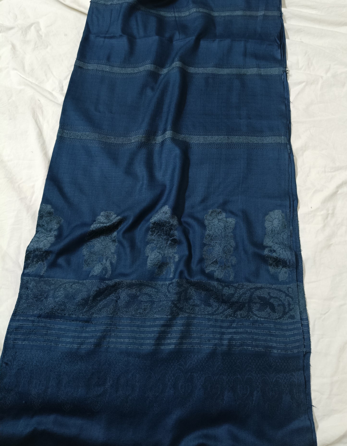 3PC MARINA CHECK VELVET WITH FANCY VELVET BROSHA SHAWL NEW ARRIVAL PREMIUEM QUALITY WINTER COLLECTION (ZINC COLOR)