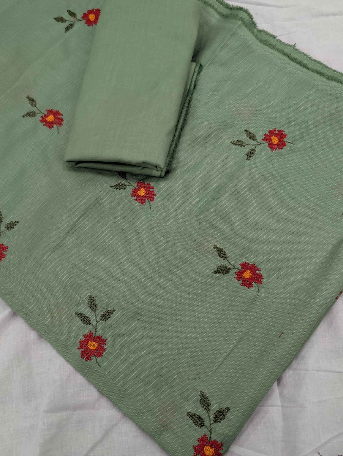 3PC BANA DORA EMBROIDED LAWN WITH BANARSI JAQUARD LAWN DUPATA PREMIUM QUALITY WINTER COLLECTION (PISTA )