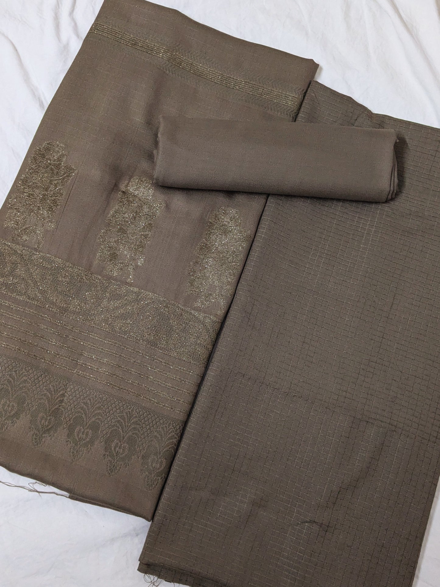 3PC MARINA CHECK VELVET WITH FANCY VELVET BROSHA SHAWL NEW ARRIVAL PREMIUEM QUALITY WINTER COLLECTION (SAND SKIN)