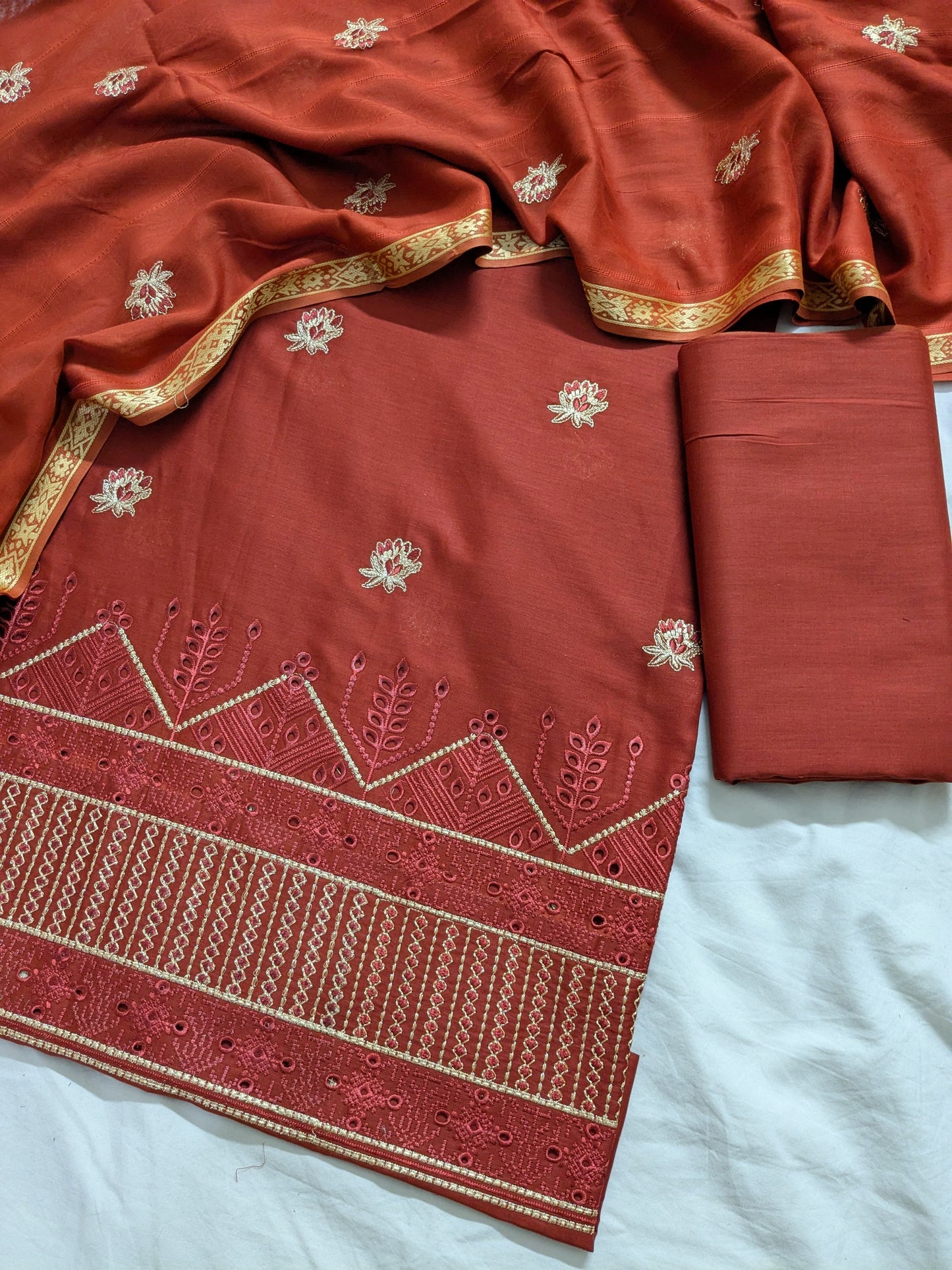 3PC EMBROIDED DAMAN BORING WITH TARKSHI JAQUARD EMBROIDED DUPATA LUXURIOUS EID COLLECTION