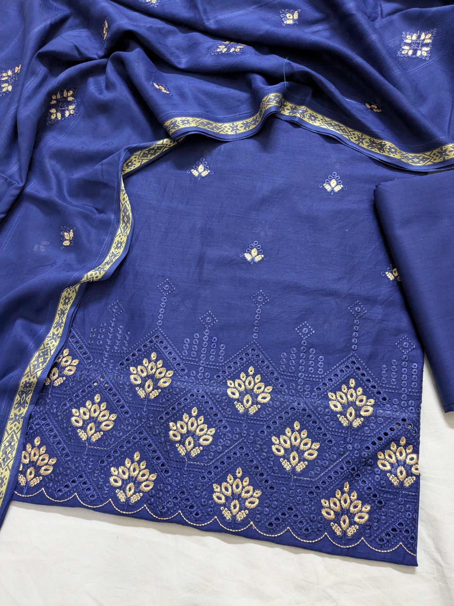 3pc EMBROIDED DAMAN BORING WITH TARKSHI JAQUARD EMBROIDED DUPATA LUXURIOUS EID COLLECTION