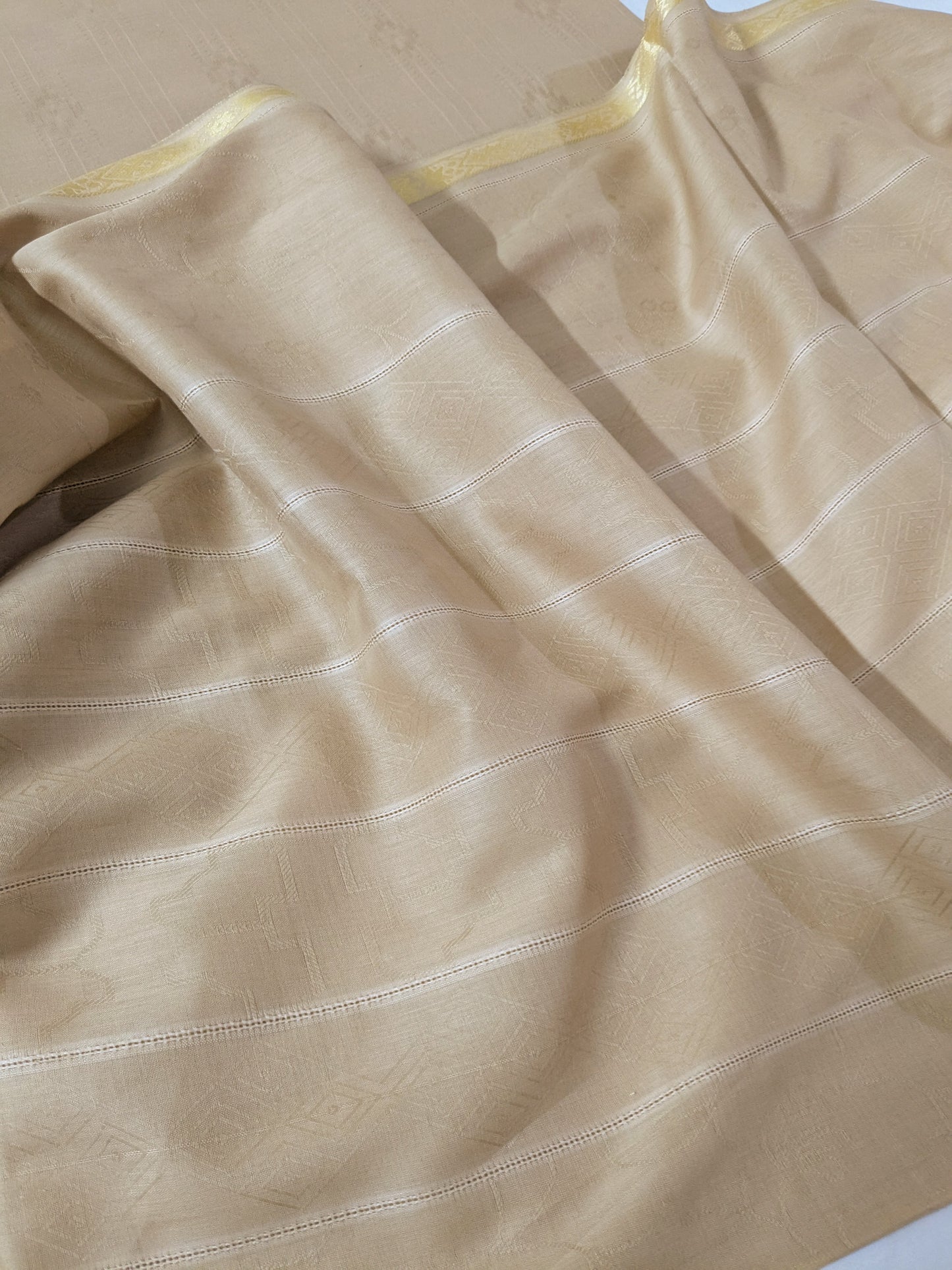 3PC TARKSHI JAQUARD BANA DORA LAWN LUXURIOUS COLLECTION 2025(TR00SK)