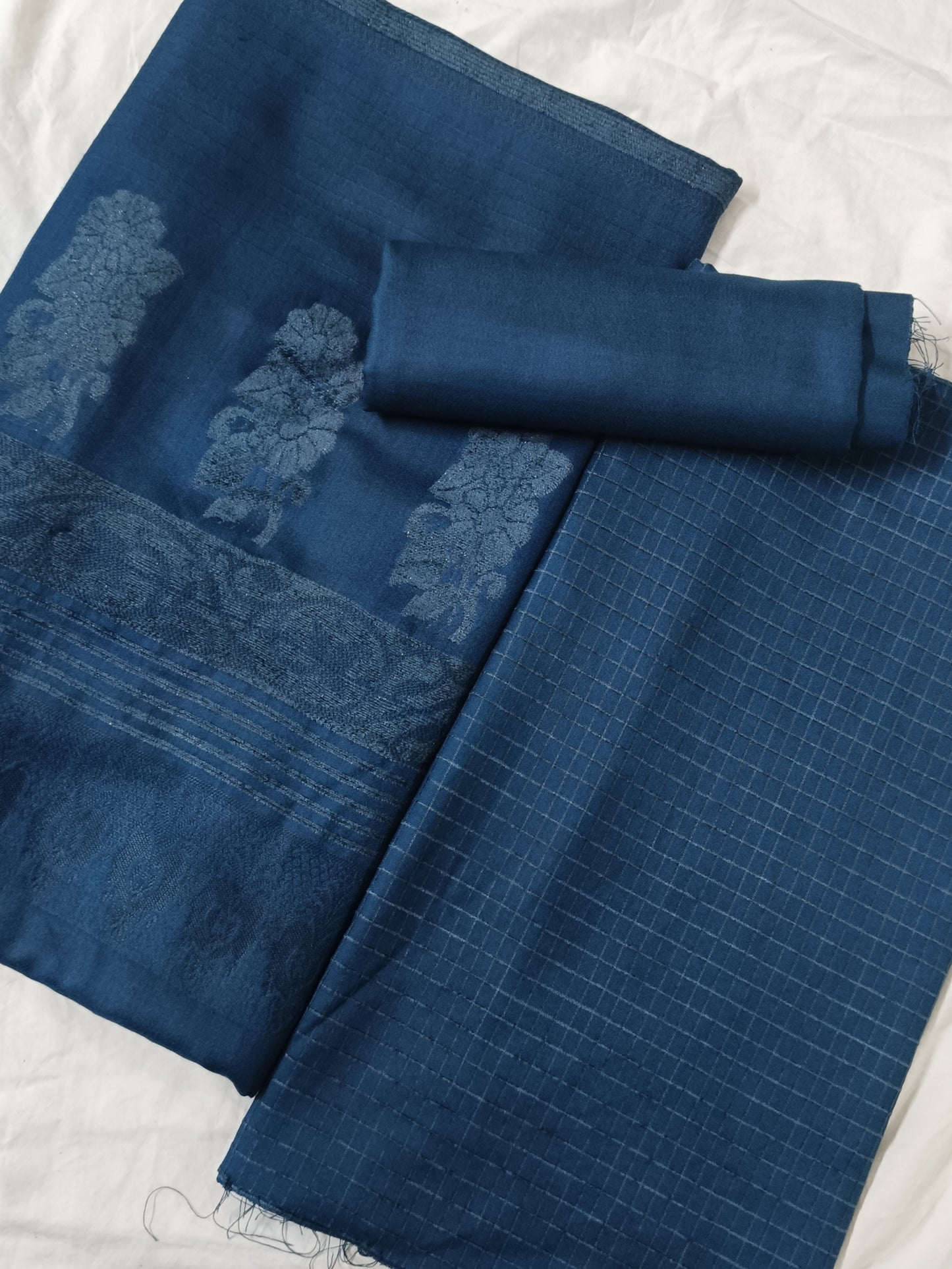 3PC MARINA CHECK VELVET WITH FANCY VELVET BROSHA SHAWL NEW ARRIVAL PREMIUEM QUALITY WINTER COLLECTION (ZINC COLOR)