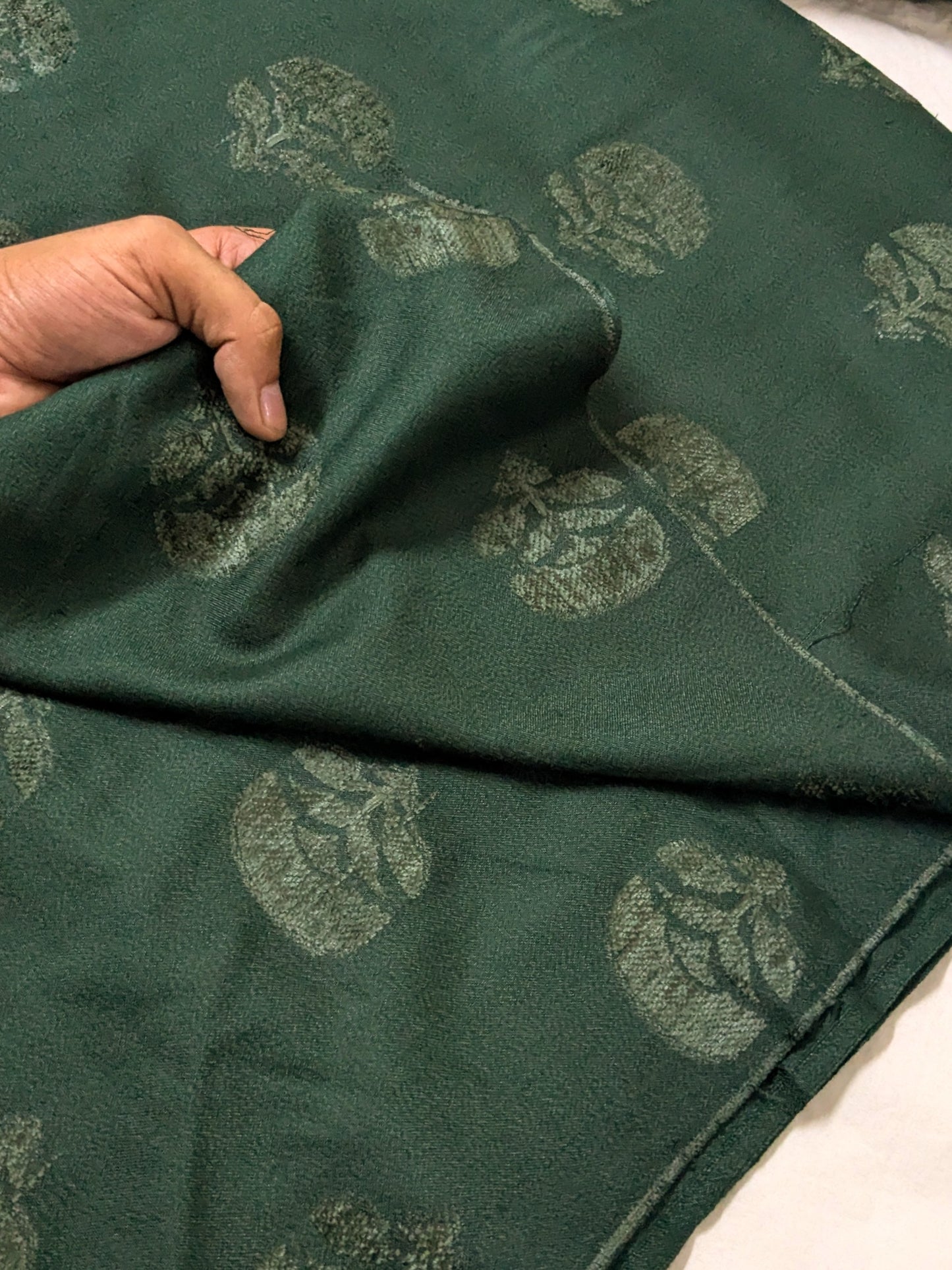 MARINA VELVET MOTIF (EMBOSSED DESIGN) 3PC WITH AMAZING QUALITY VELVET BROSHA SHAWL (BOTTLE GREEN COLOR)