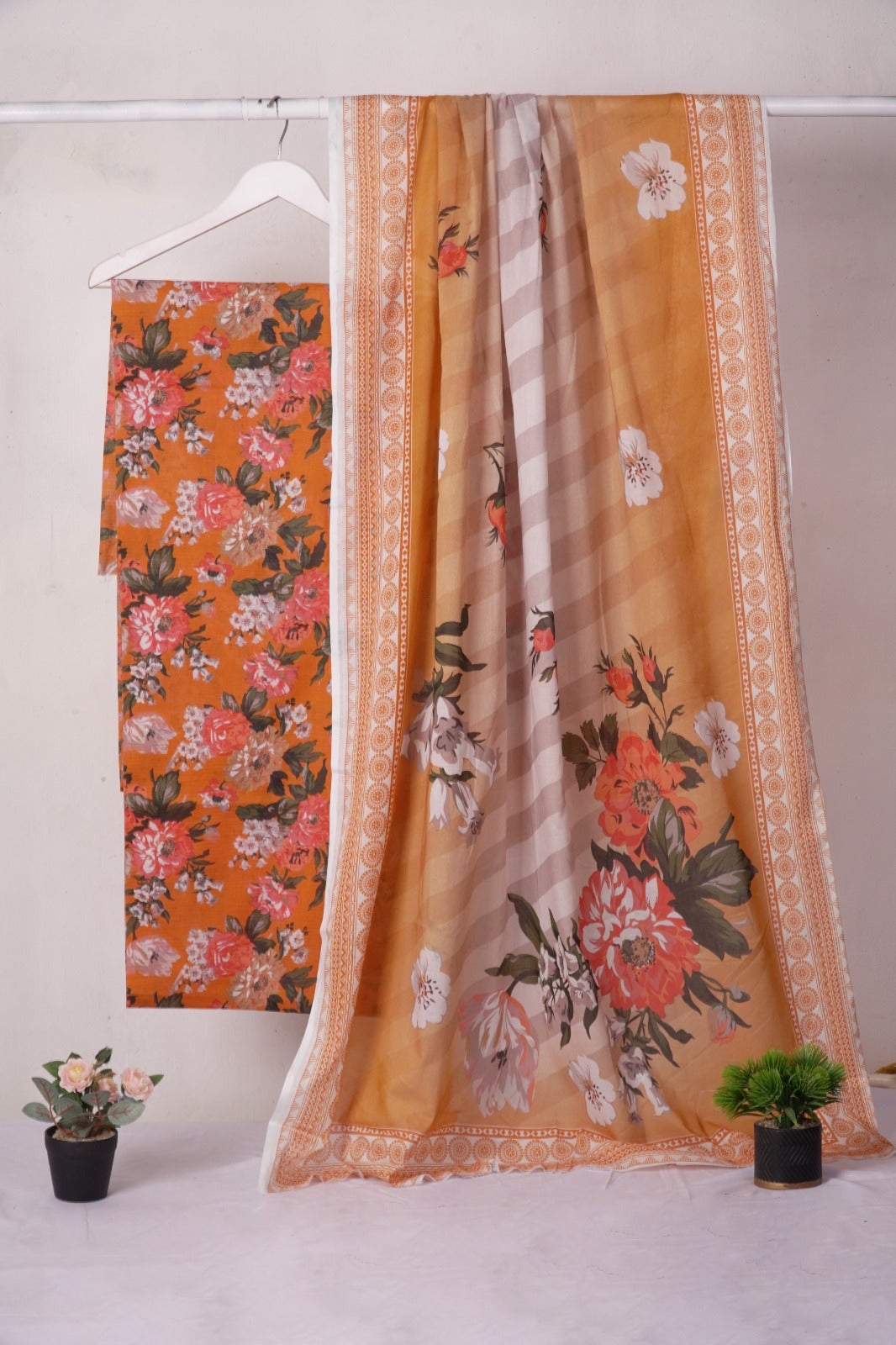 3PC BAROQUE VOLUME DIGITAL PRINT BANA DORA LAWN LUXURIOUS COLLECTION (BQ00D1)