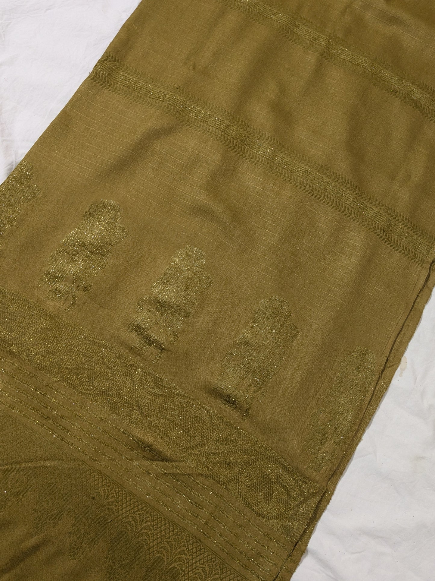 3PC MARINA CHECK VELVET WITH FANCY VELVET BROSHA SHAWL NEW ARRIVAL PREMIUEM QUALITY WINTER COLLECTION (DARK MHNDI COLOR)