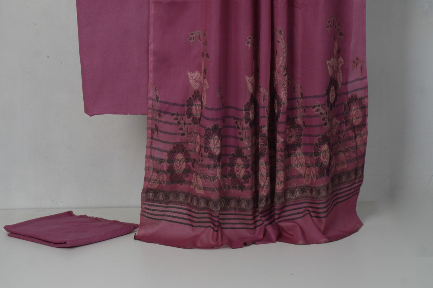 3PC BANA DORA LAWN WITH NEW BANARSI JAQUARD PREMIUM QUALITY DUPATA (3BN00TP)