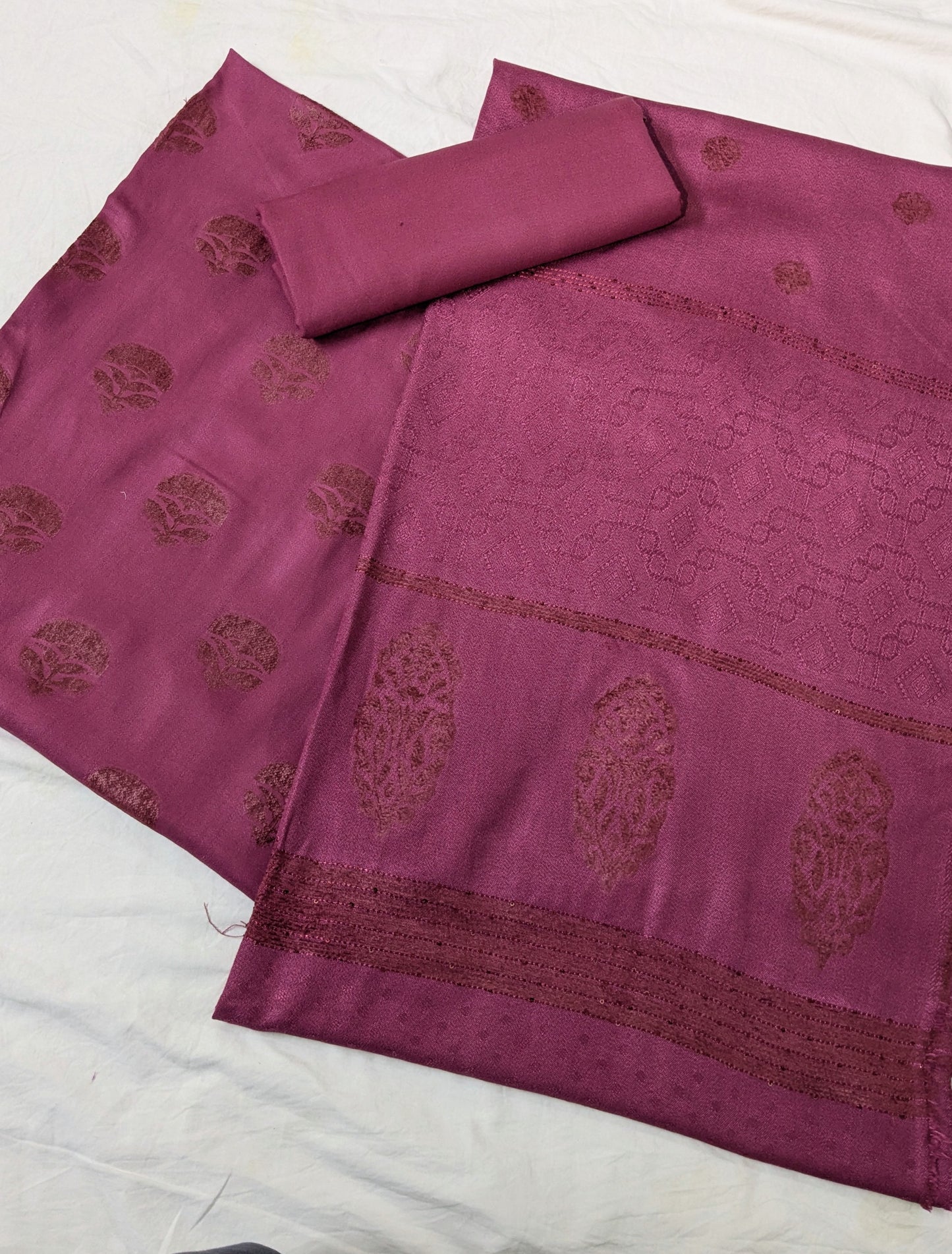 MARINA VELVET MOTIF (EMBOSSED DESIGN) 3PC WITH AMAZING QUALITY VELVET BROSHA SHAWL (TEA PINK COLOR)